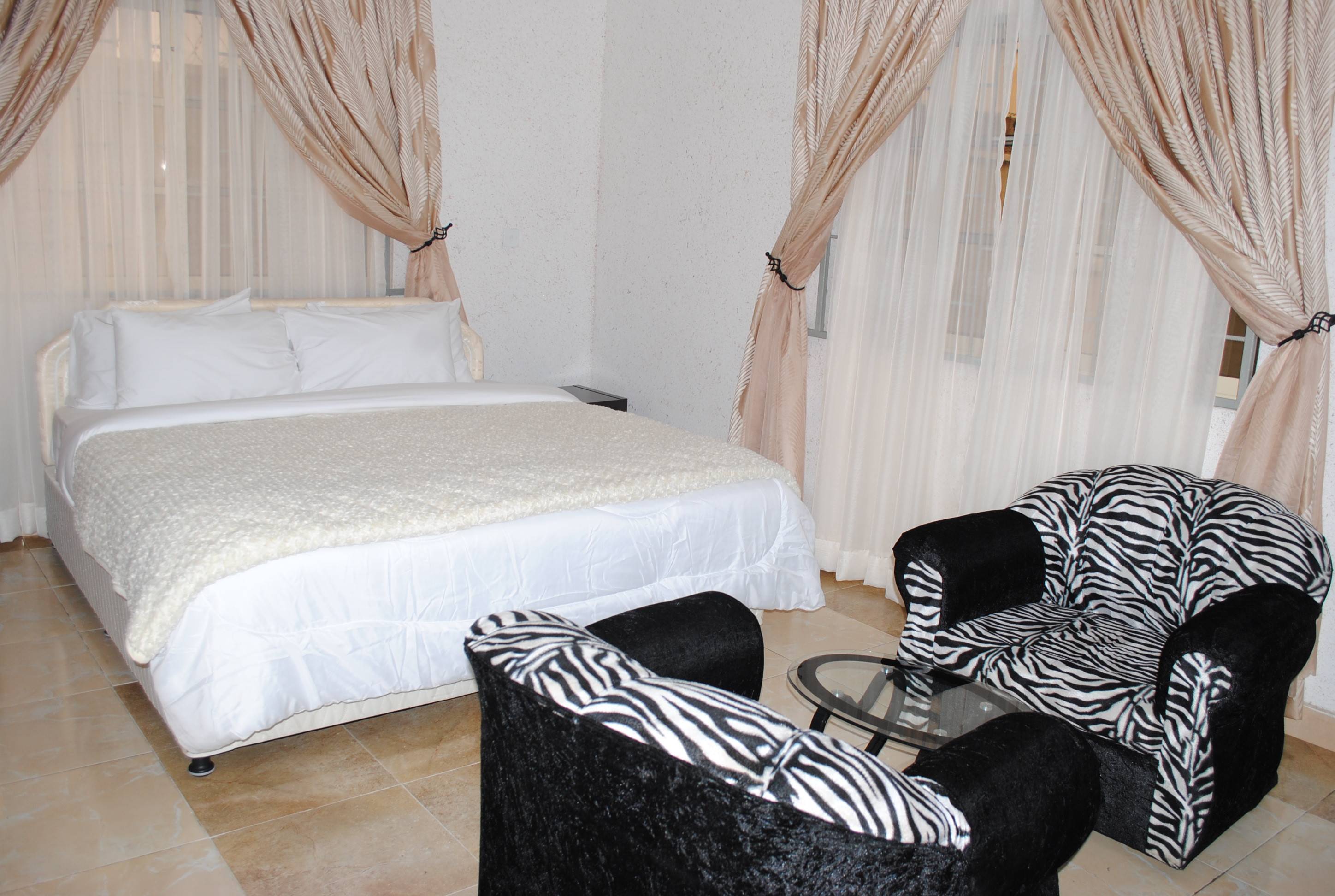 Figlos Hotel And Suites