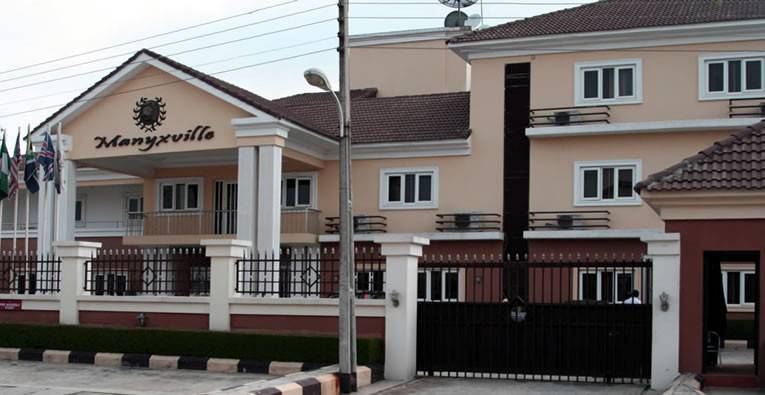 Manyxville Hotels 