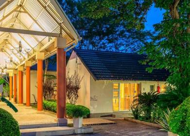Protea Hotel By Marriott Zambezi River Lodge Picture