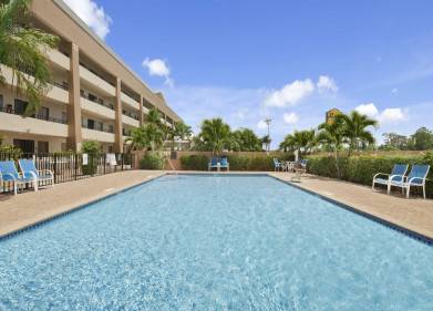 Super 8 By Wyndham Fort Myers Picture