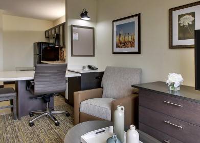Candlewood Suites Wichita-Airport Picture