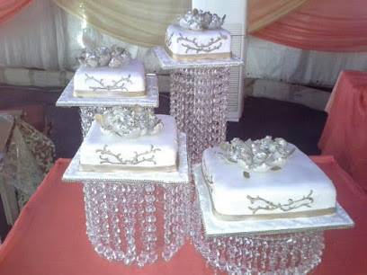 Pearl Essential Concept Cakes N Decor
