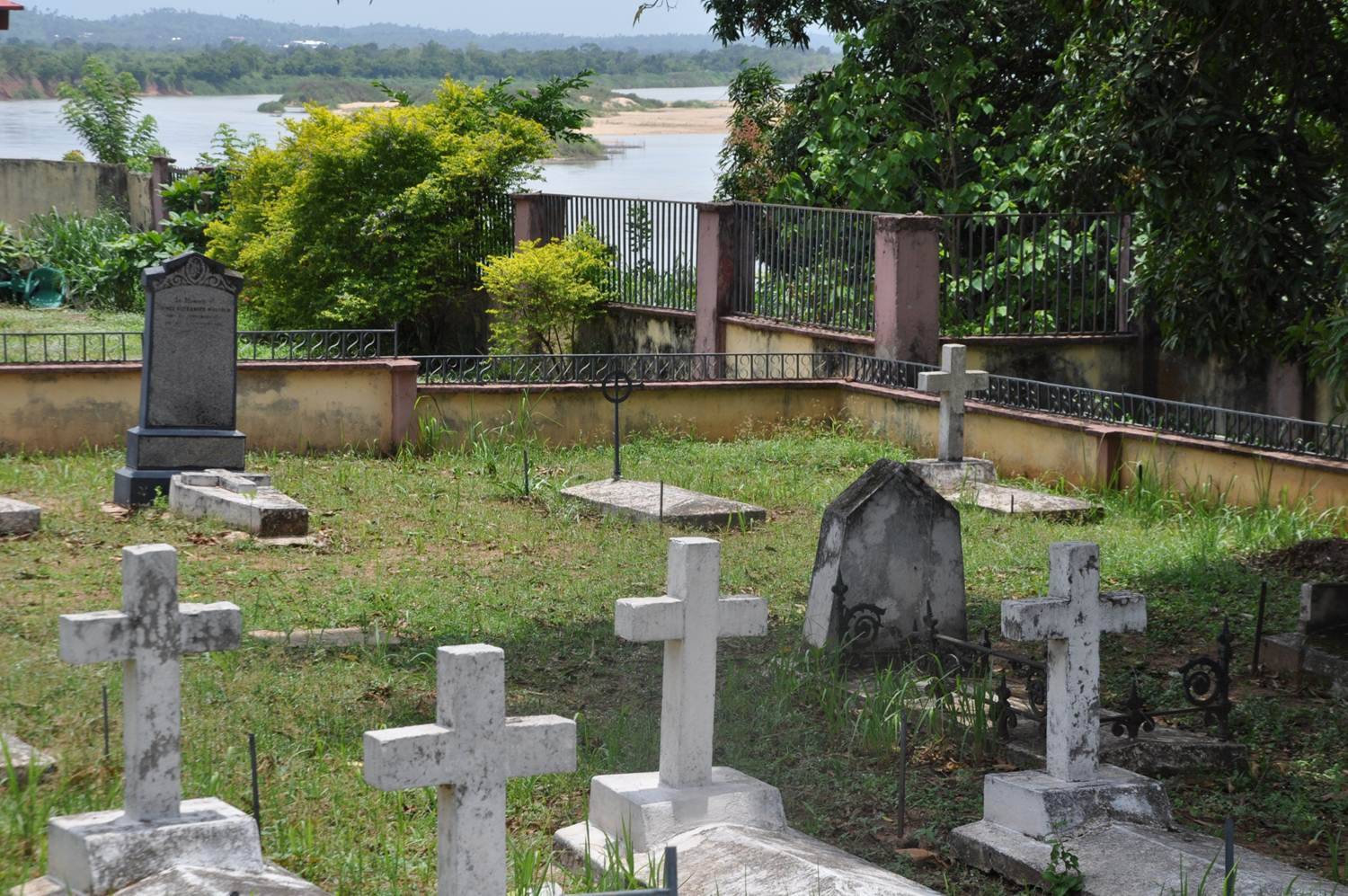 Expatriates Graves, Asaba